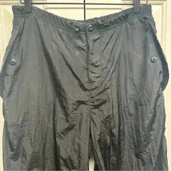 ARITZIA TNA Aviator Parachute pants size M - Picture 6 of 15